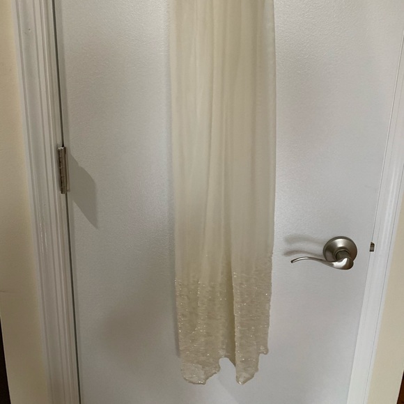 Jé Matadi Dress With Matching Shah - Picture 5 of 6